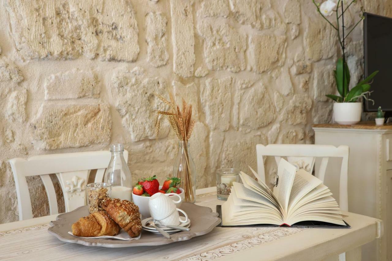 Palazzo Stapane Home Suite 8 - Luxury Living Монополи Экстерьер фото